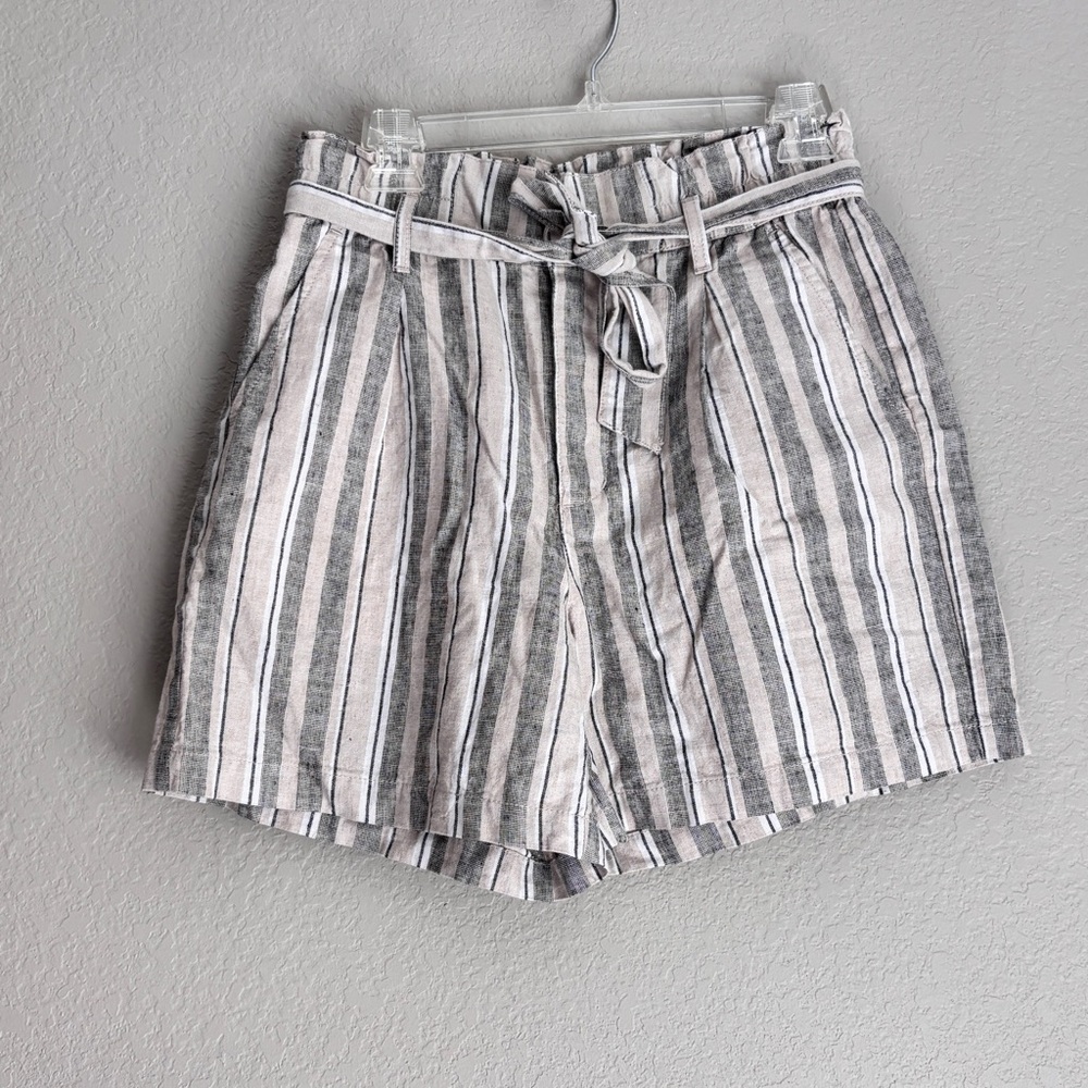 JAG women’s belted pleat striped high rise Linen Shorts size 4.
